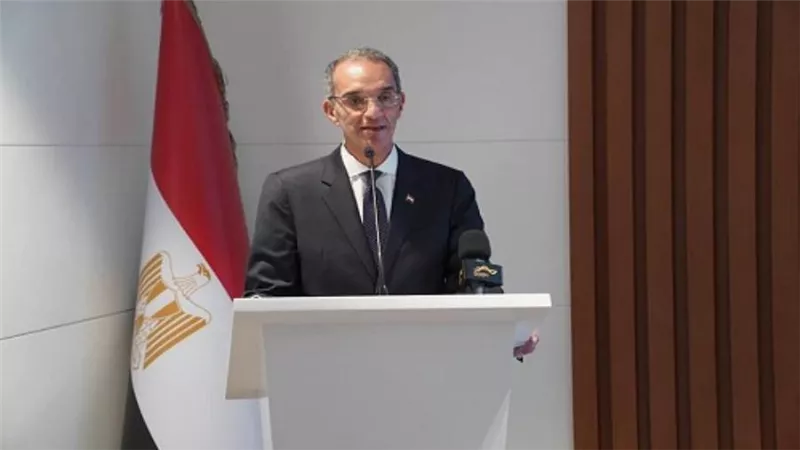 بالصور | وزير الاتصالات: مصر مركزًا لمرور الكابلات البحرية الدولية (تفاصيل)