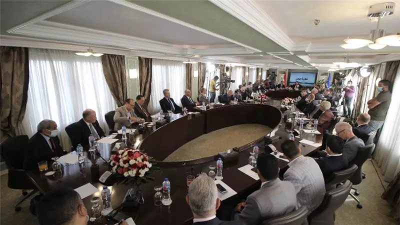 بينهم أمريكا وبريطانيا وروسيا..أبو العينين يلتقي 32 سفيرًا لبحث التعاون مع مصر.. ويؤكد: لدينا فرصًا عظيمة للاستثمار ونستطيع تحقيق أحلامنا معًا