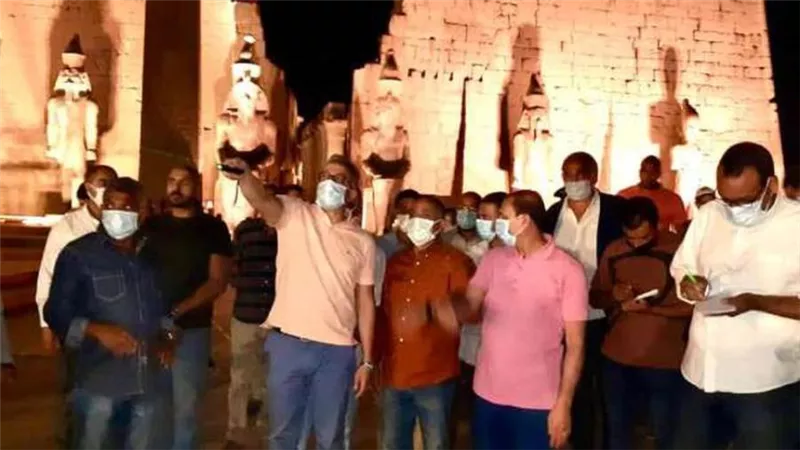 وزير السياحة يتفقد طريق الكباش ويتابع آخر مستجدات ترميم المعابد