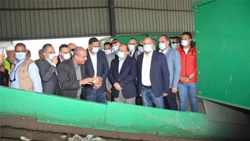 وزير التنمية المحلية ومحافظ الدقهلية يفتتحان مصنع معالجة وتدوير المخلفات بسندوب