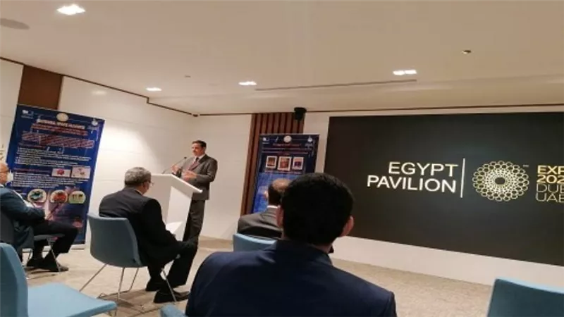 د. خالد عبدالغفار يستعرض تقريرًا عن فعالية 