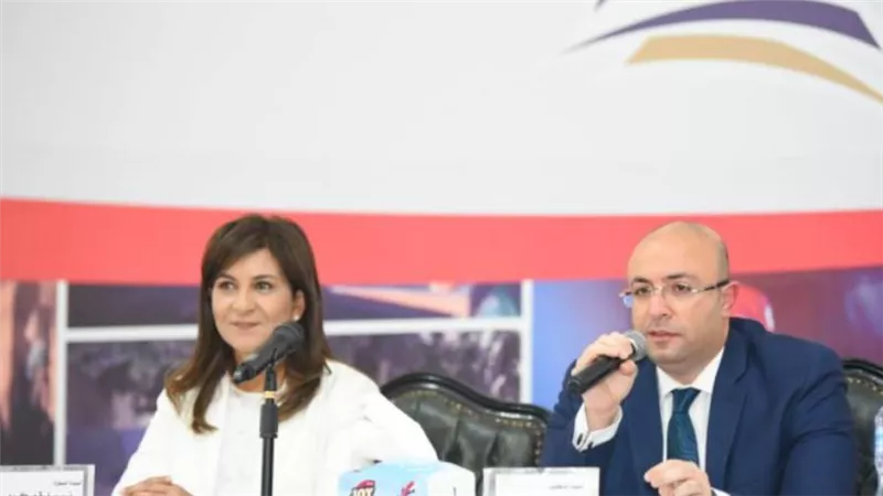 وزيرة الهجرة ومحافظ بني سويف يعقدان لقاءً جماهيريًا مع أهالي قرية الحرجة