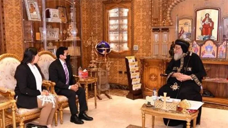 البابا تواضروس يستقبل عدد من السفراء بالمقر البابوي 