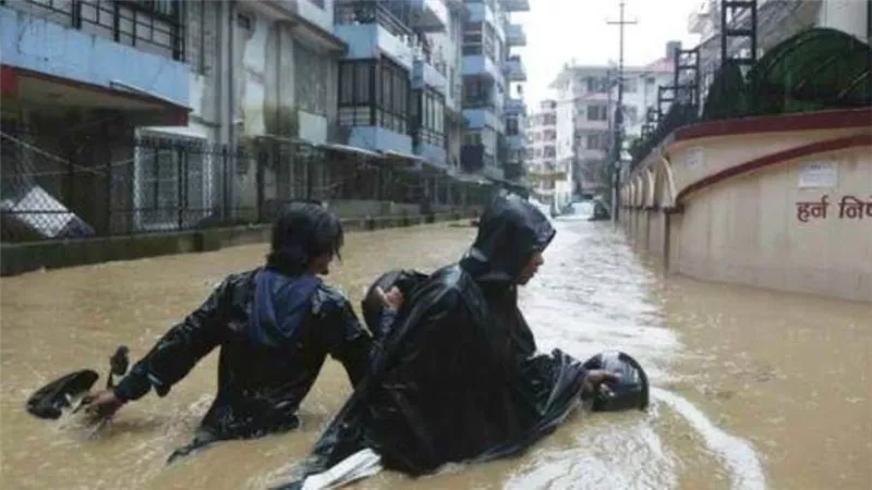 فقدان عشرات الأشخاص فى نيبال جراء فيضانات خلفت أكثر من 100 قتيل