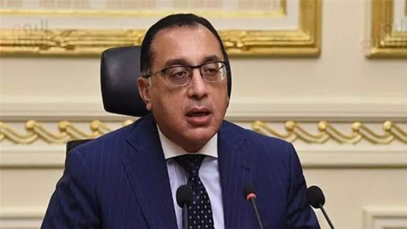 رئيس الوزراء يصل الإمارات لتفقد الجناح المصري في 
