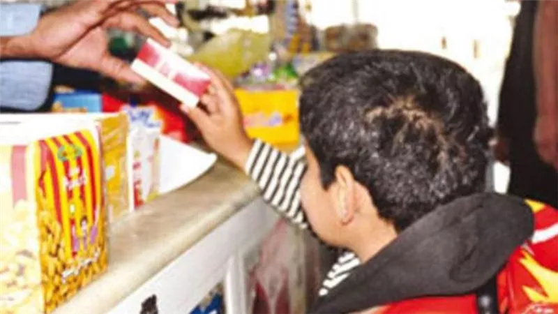 سجن وغرامة 20 ألف جنيه.. القانون يُغلظ عقوبة بيع السجائر للأطفال