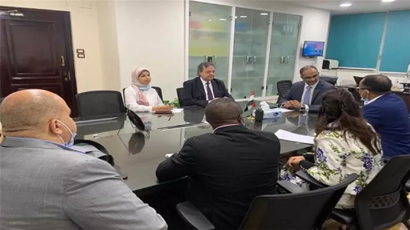 نائب وزير الإسكان يلتقي مدير قطاع المياه والصرف الصحي الإقليمي بالبنك الأفريقي للتنمية (صور)