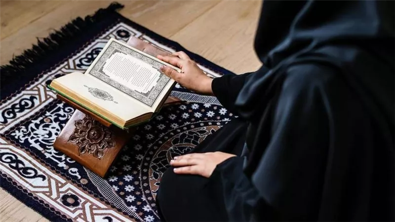  12 فائدة لمن يداوم على قراءة سورة البقرة يوميا