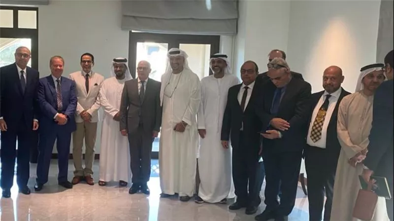 محافظ بورسعيد يلتقي عددا من المستثمرين الإماراتيين ويستعرض الفرص الاستثمارية المتاحة ببورسعيد