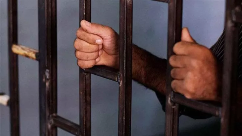 حبس شخص متهم بالنصب على عدد من المواطنين بزعم توفير فرص عمل لهم فى الجيزة