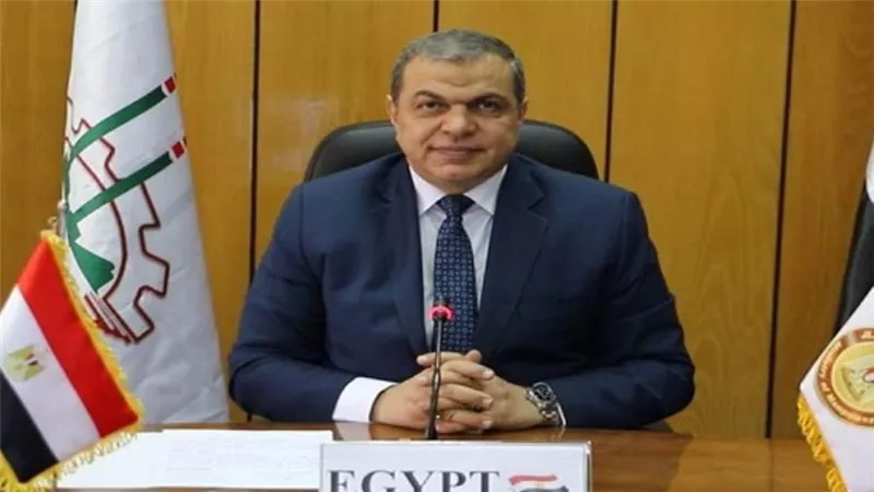 بالإنفوجراف | القوى العاملة في أسبوع.. تعيين 4308  شابا في 7 محافظات
