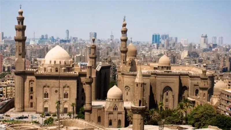 فن العمارة على أصوله.. السياحة والأثار تروج لمساجد القاهرة التاريخية