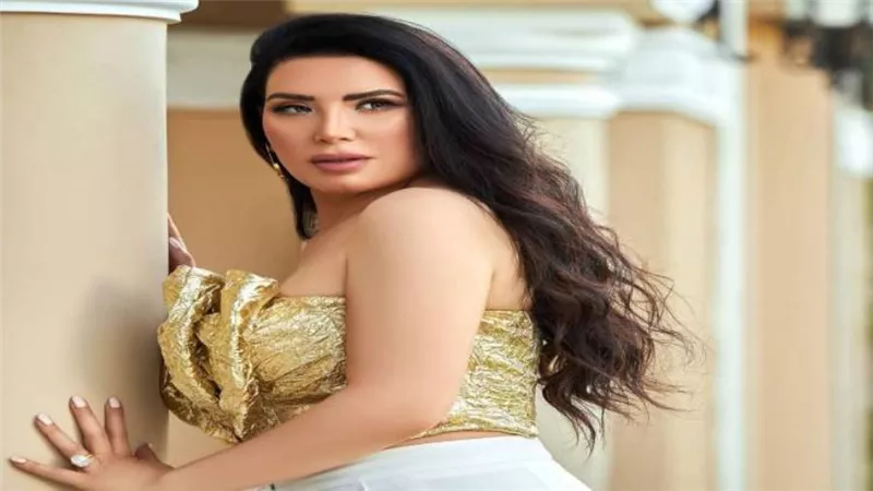شاهد.. عبير صبري تشعل انستجرام بفستان تايجر مثير | صور