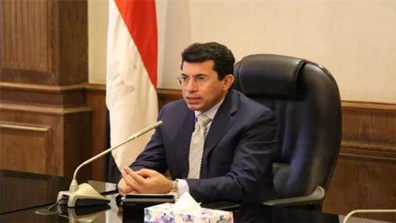 وزير الرياضة يشيد بأداء ونتائج البعثة المصرية في بطولة العالم للكاراتيه بدبي (صور)