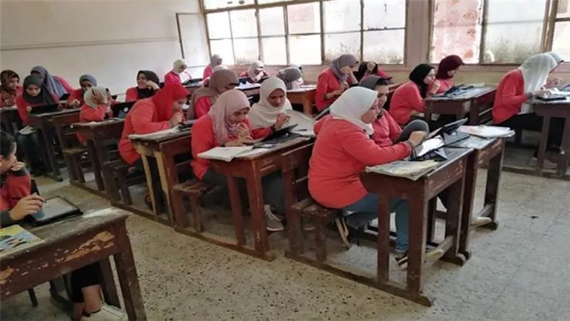 عاجل | الحكومة تكشف حقيقة إجراء امتحانات أولى وثانية ثانوي من المنزل