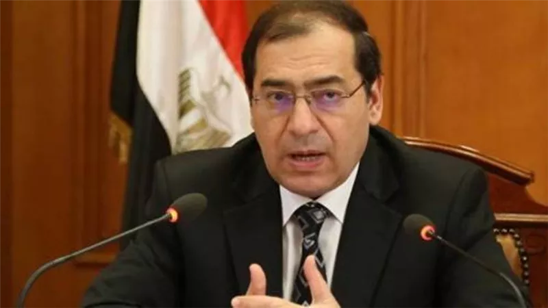 وزيرالبترول : تم تحويل 400 ألف سيارة للعمل بالغاز الطبيعي 
