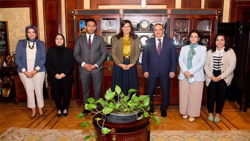 وزيرة الهجرة تعقد اجتماعًا تشاوريًا لمتابعة أعمال تنفيذ 