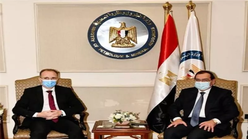 وزير البترول والسفير البلغاري يبحثان سبل التعاون