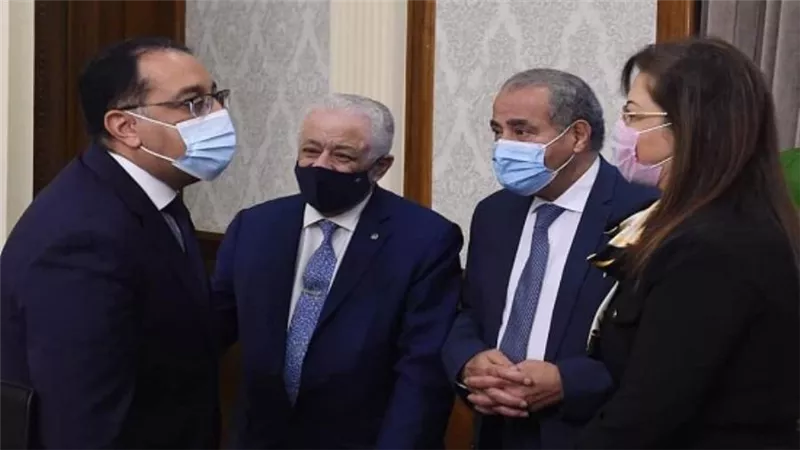 وزيرة التخطيط تستعرض المؤشرات الأولية لأداء الاقتصاد المصري خلال الربع الأول من العام المالي الجاري (صور)