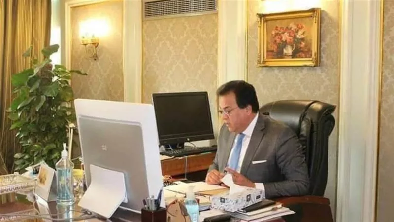 د. خالد عبدالغفار يستعرض آخر مستجدات أزمة كورونا محليا ودوليا