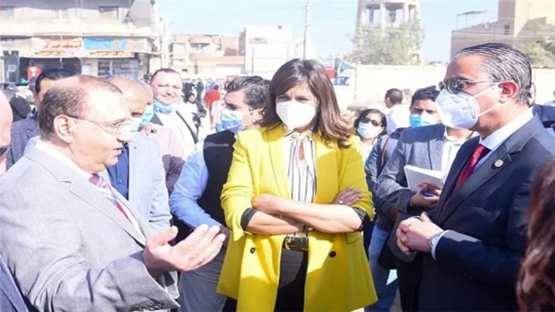 وزيرة الهجرة ومحافظ الفيوم يتفقدان عددا من مشروعات 
