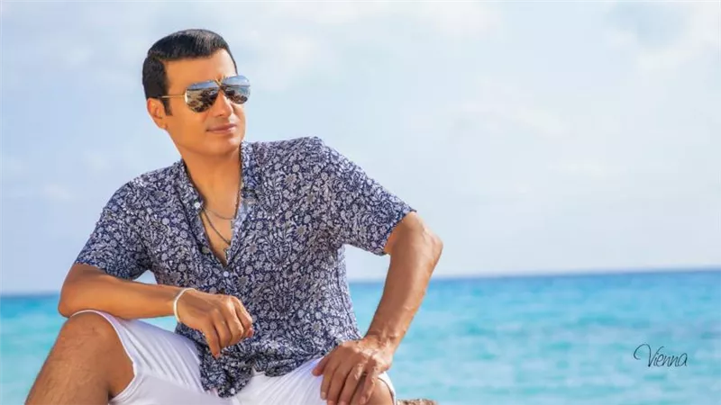 بالفيديو .. إيهاب توفيق يطلق برومو 