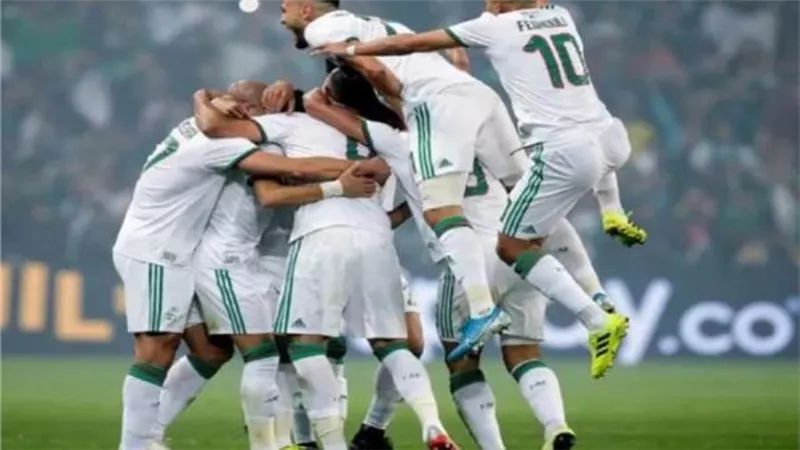 الجزائر يتقدم علي السودان بثلاثية في الشوط الأول بكأس العرب  