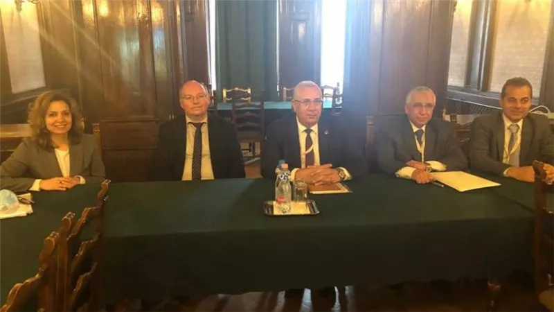 القصير يبحث مع رئيس مركز البحوث الزراعية المجري أوجه التعاون بين البلدين 