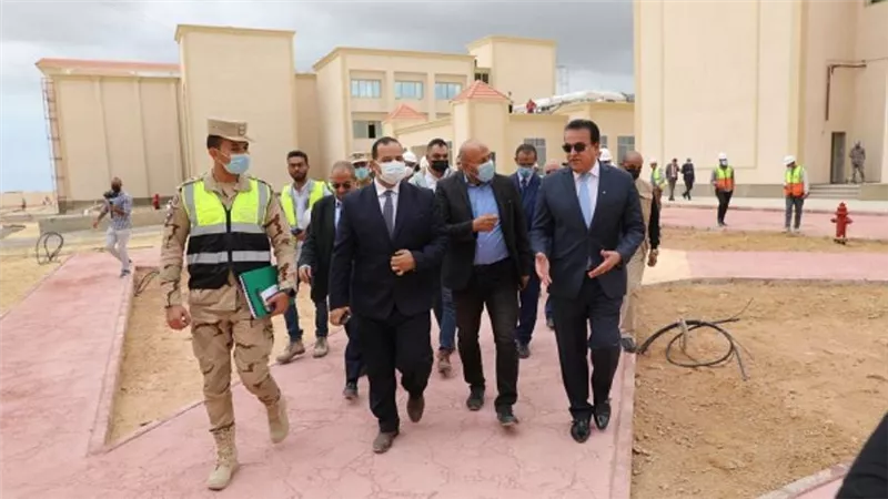 د. خالد عبدالغفار يتفقد منشآت الجامعة التكنولوجية ببرج العرب (صور)