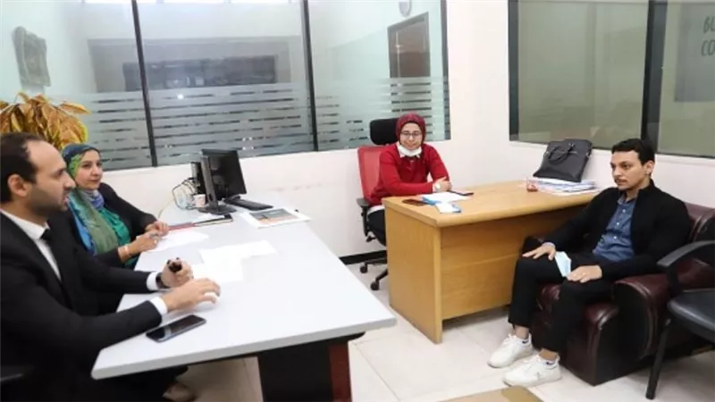 استكمال مقابلات الراغبين في الحصول على المنح التدريبية المجانية بمجال تكنولوجيا المعلومات (صور)