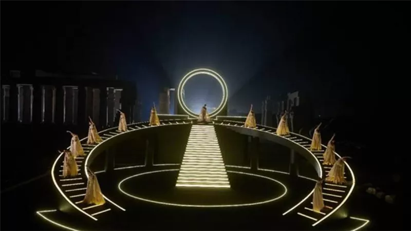 الآثار تكشف تصميم الديكورات الخاصة بفعالية افتتاح طريق الكباش