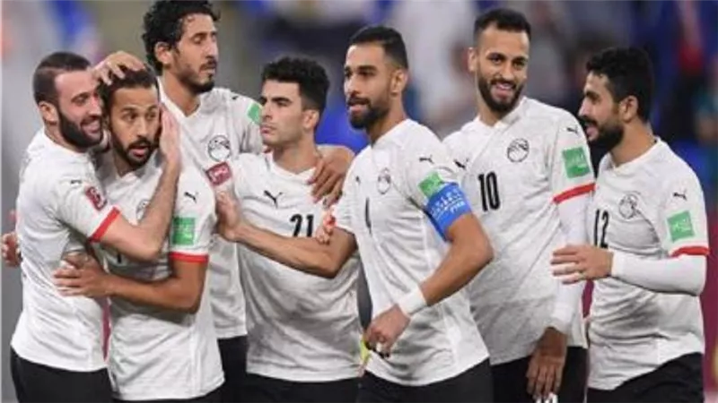 الشوط الأول.. منتخب مصر يتأخر أمام الجزائر بهدف