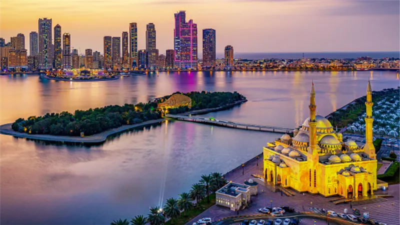  إمارة الشارقة توافق علي نظام العمل الجديد
