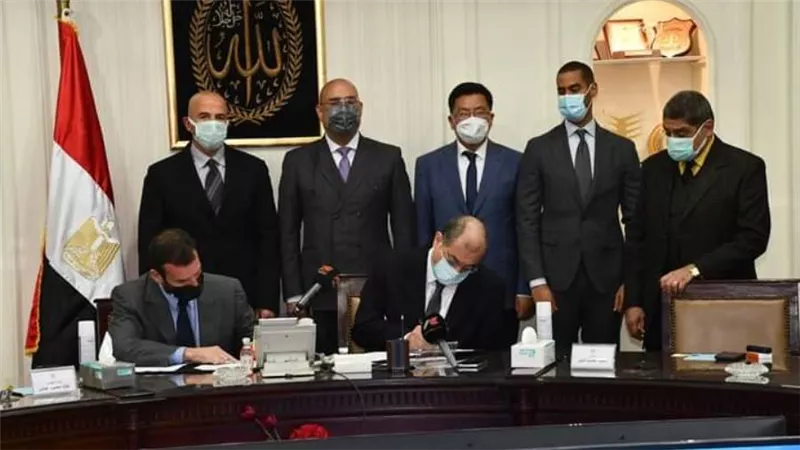 وزير الإسكان يشهد توقيع مذكرة لإنشاء وتشغيل مستشفى عالمي بالعاصمة الإدارية