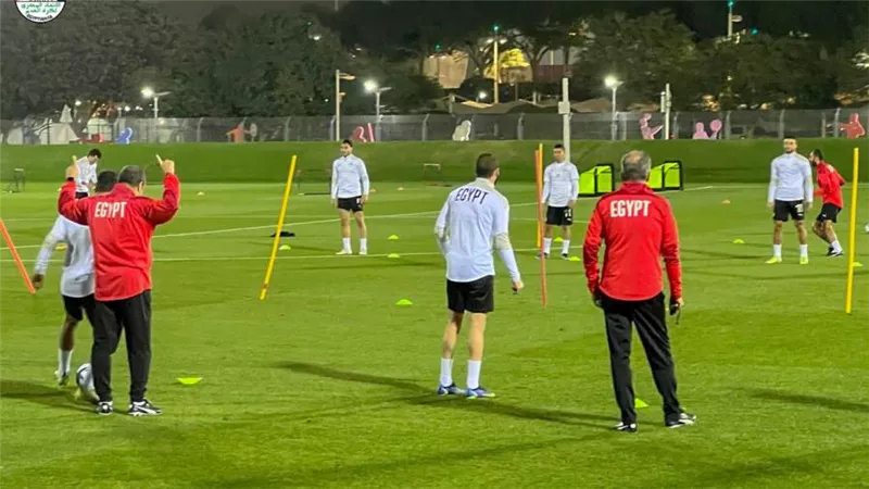 المنتخب الوطني يبدأ تدريبات اليوم من داخل قاعة الچيم الملحقة بملعب التدريب | فيديو وصور 
