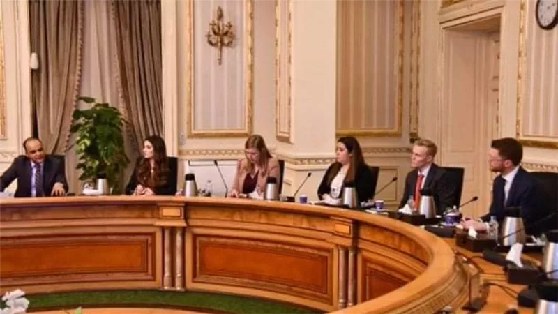 مسئولو مجلس الوزراء يستعرضون ملامح مبادرة تطوير الريف المصري مع وفد مساعدي أعضاء الكونجرس الأمريكي