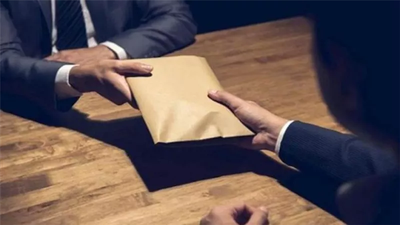 بعد قليل.. محاكمة رئيس حي مصر القديمة وآخرين بتهمة تقاضي رشوة