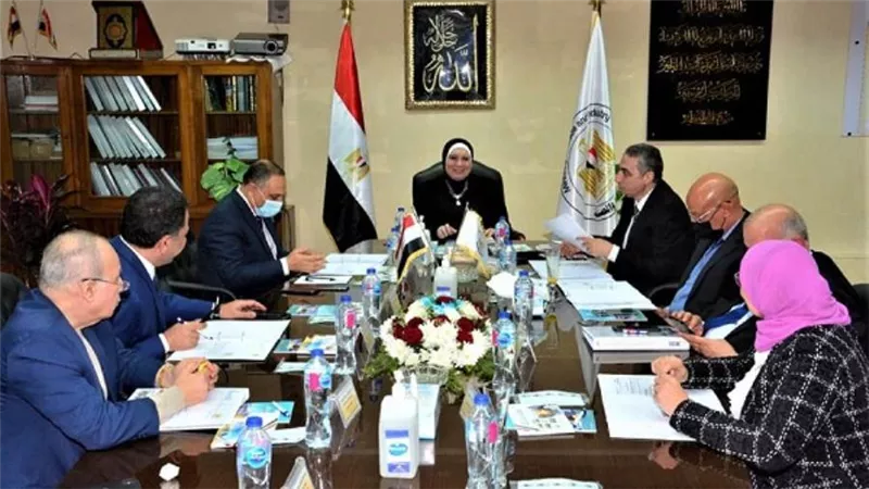 وزيرة التجارة تترأس الاجتماع الأول لمجلس إدارة الهيئة العامة لتنفيذ المشروعات الصناعية والتعدينية (صور)