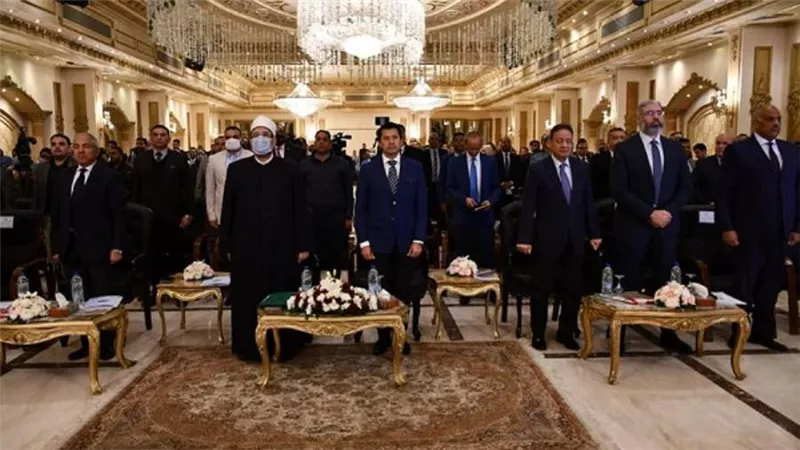 وزيرا الشباب والأوقاف ورئيس الأعلى للإعلام يشهدون إنطلاق الملتقى الشبابي الأول لمواجهة الشائعات (صور)