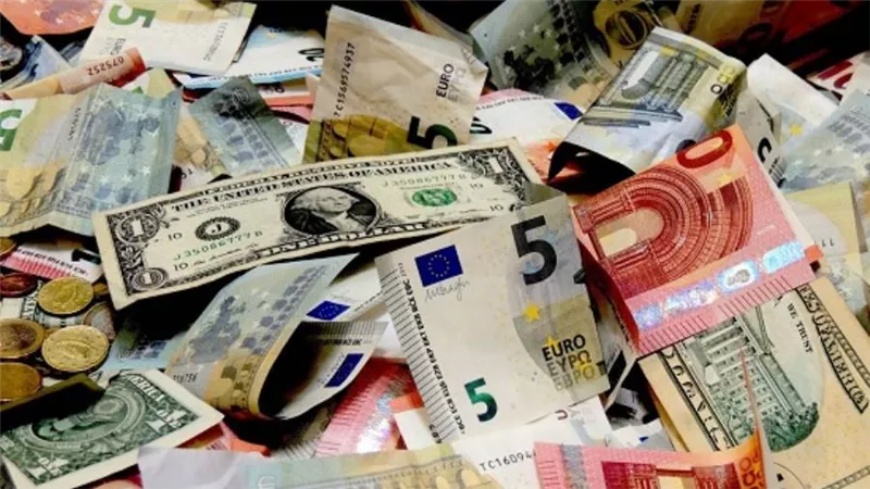 أسعار العملات اليوم الخميس في البنوك المصرية