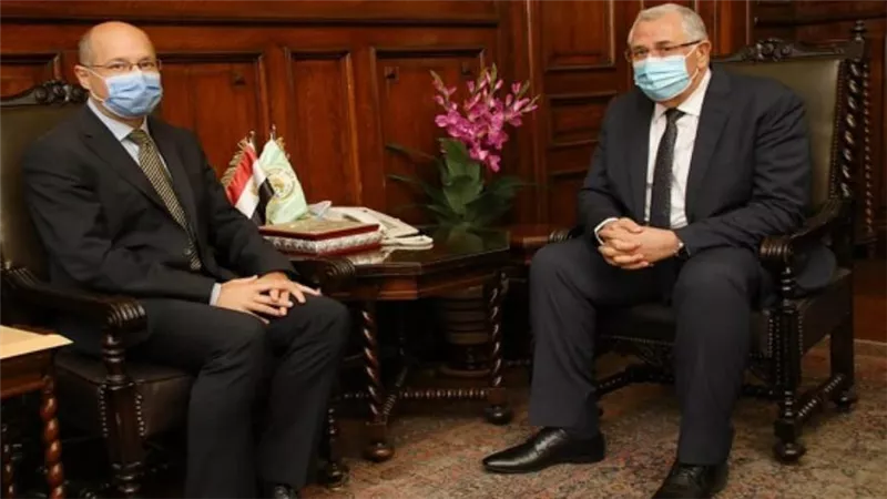 وزير الزراعة يبحث مع السفير المجري بالقاهرة آفاق التعاون بين البلدين (صور)