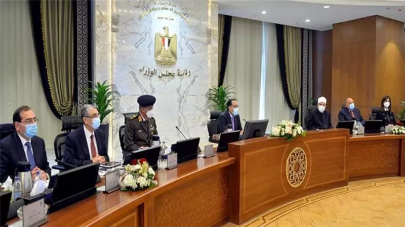 رئيس الوزراء يترأس أول اجتماع للحكومة بكامل هيئتها في مقر مجلس الوزراء بالعاصمة الإدارية الجديدة (صور)