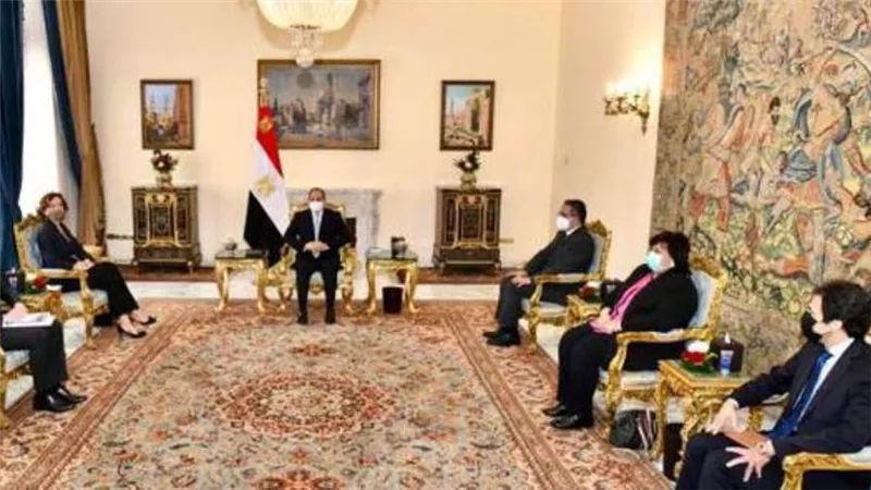 الرئيس السيسي يتفقد أعمال التطوير بمناطق القاهرة التاريخية ومصر القديمة