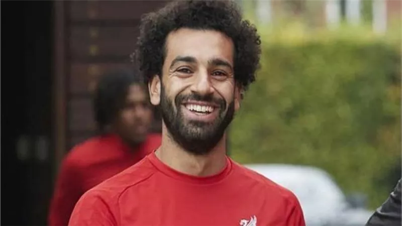 خطاب فيفا يكشف إجبار كيروش علي مشاركة صلاح مع ليفربول 