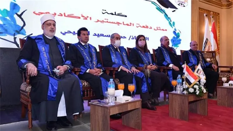 وزير الطيران يشارك في احتفالية تخريج دفعة جديدة من 