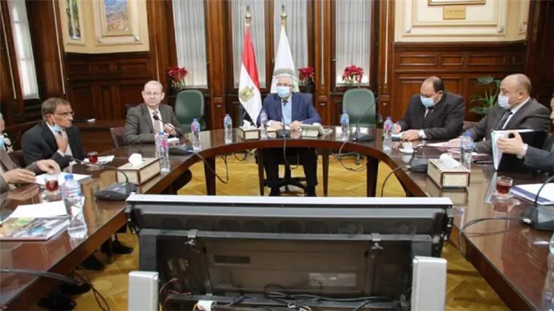 وزير الزراعة يبحث مع قيادات الوزارة الإسراع في تنفيذ تكليفات الرئيس السيسي خلال افتتاحات الصعيد 