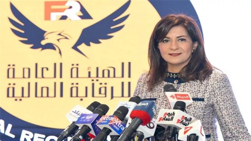 في اليوم الأول من تطبيقه.. وزيرة الهجرة: 1119 مصريا بالخارج تقدموا لطلب التأمين