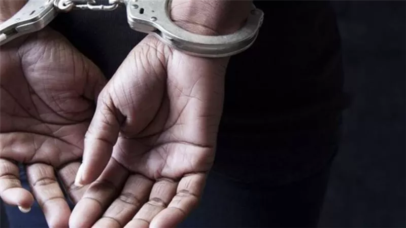 سقوط عصابة سرقة متعلقات المواطنين من داخل السيارات بعين شمس 