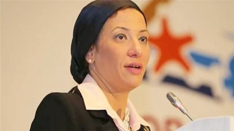 وزيرة البيئة تستعرض تقريرا عن إنجازات الوزارة في مجال حماية الطبيعة