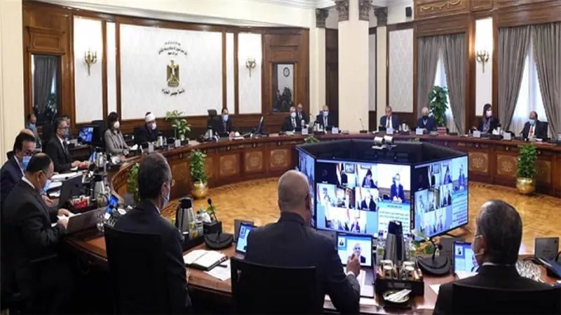 مجلس الوزراء يستعرض تقريرا عن الموقف الوبائي محليا وعالميا وموقف اللقاحات والتطعيم (صور)